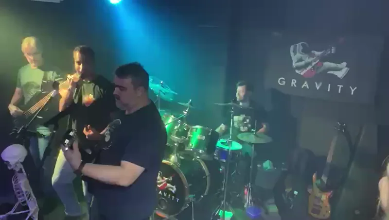 Capa do álbum Gravity Pub — Noite de Fumaça